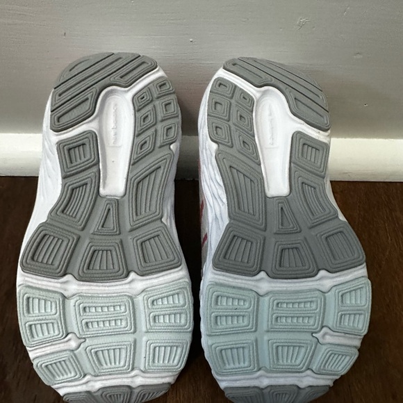 Baby Girl New Balance Sneaker - Picture 3 of 4